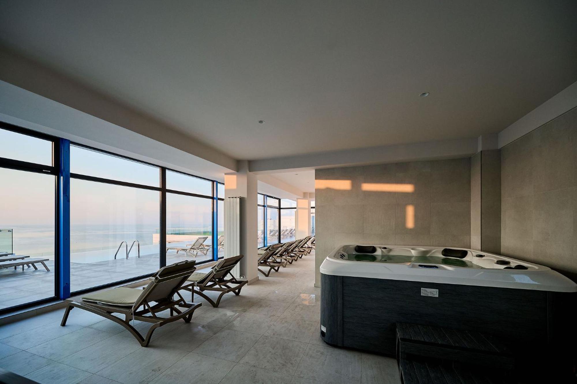 Beach Bliss Apartment In Infinity Beach Resort Parking Мамая Екстер'єр фото